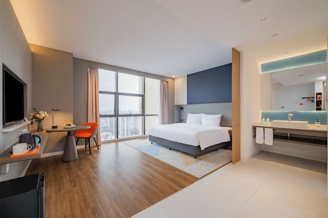 Standard Room, 1 King Bed (High Floor)
