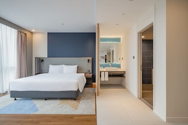 Standard Room, 1 King Bed (High Floor)
