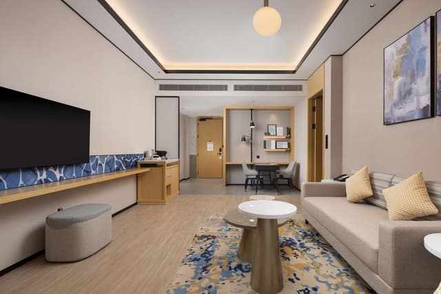 KING DELUXE SUITE