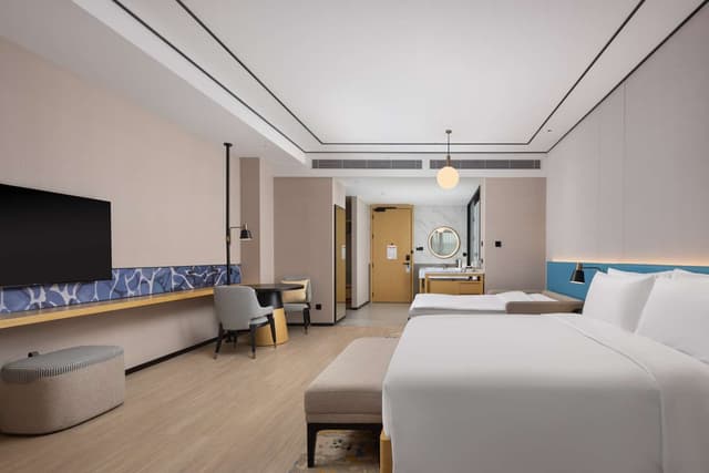 KING DELUXE ROOM WITH SOFA BED