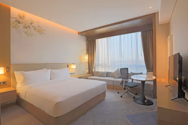 KING GUEST ROOM