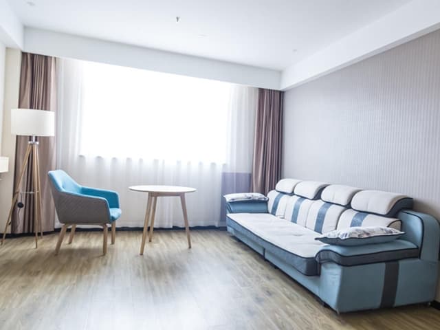 Dossen - Executive Suite