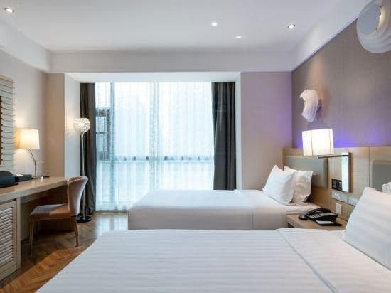 Huazhu - Deluxe Twin Room