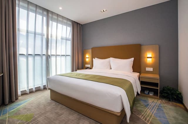 Standard Room, 1 King Bed (Extra Floor Space)