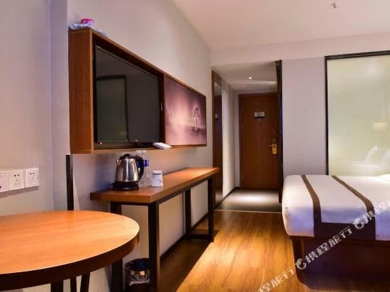 Business Queen Room