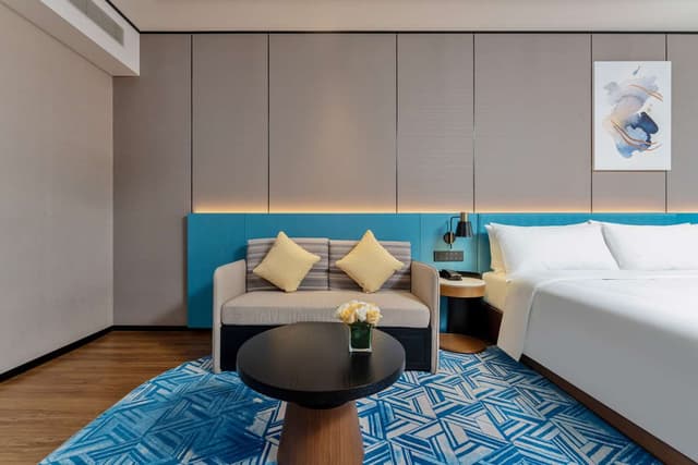 KING GUEST ROOM