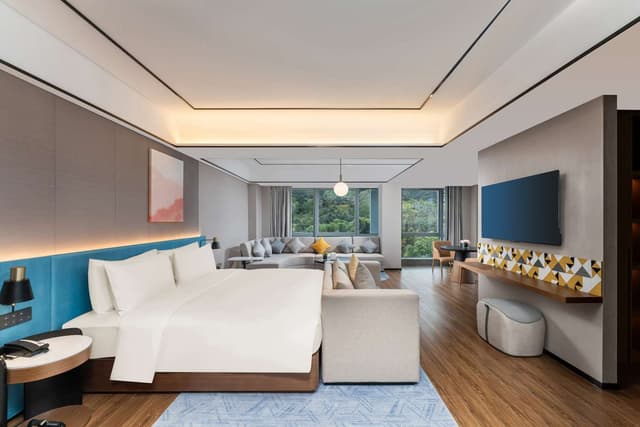 KING DELUXE ROOM