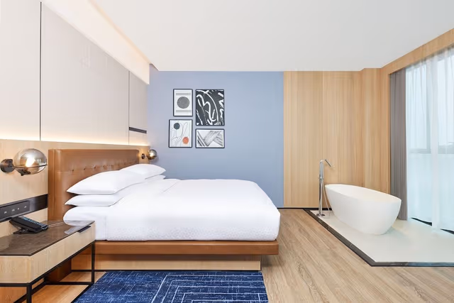 Room, 1 King Bed, City View