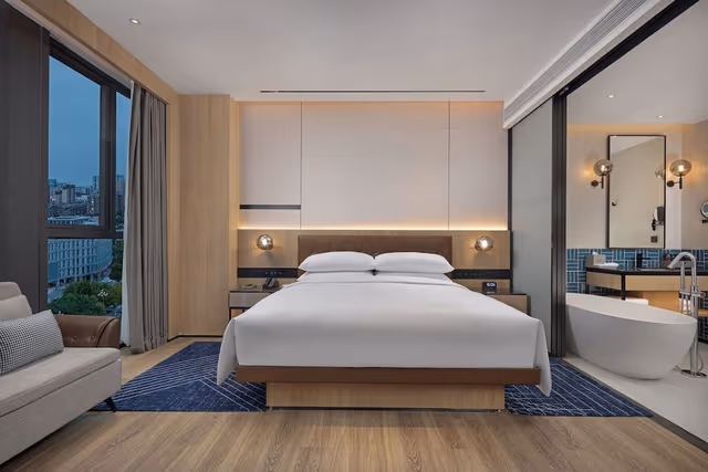 Superior Room, 1 King Bed, City View