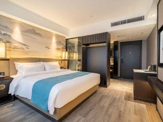 Rezen - DONG Guestroom, Chess