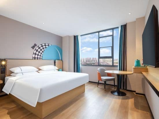 Business Queen Room