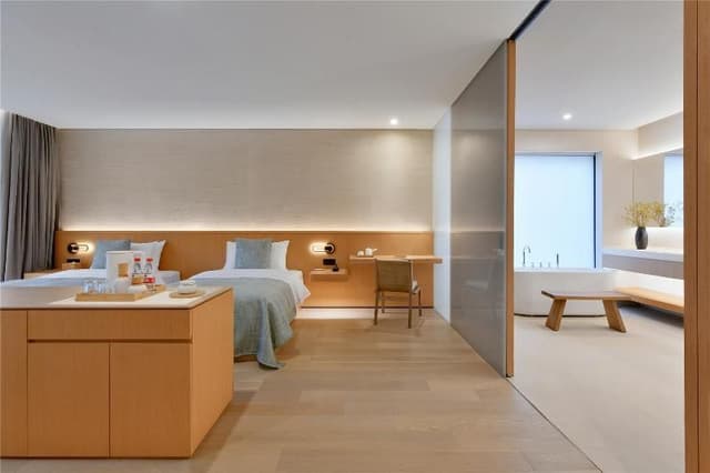 Jiquan Deluxe Twin Room