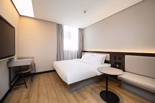 Huazhu - Superior BedRoom