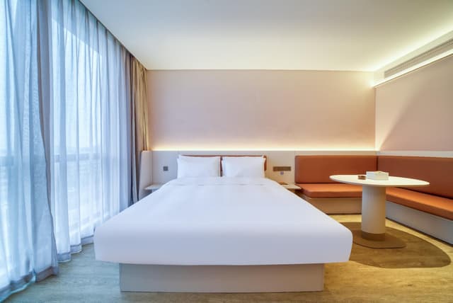 Huazhu - Superior BedRoom