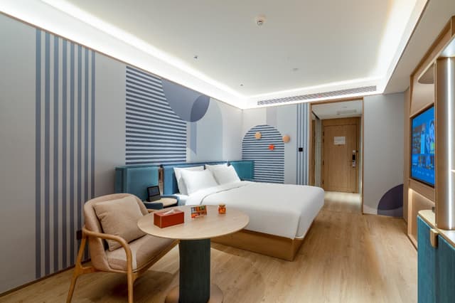 Huazhu - Deluxe Bed Room