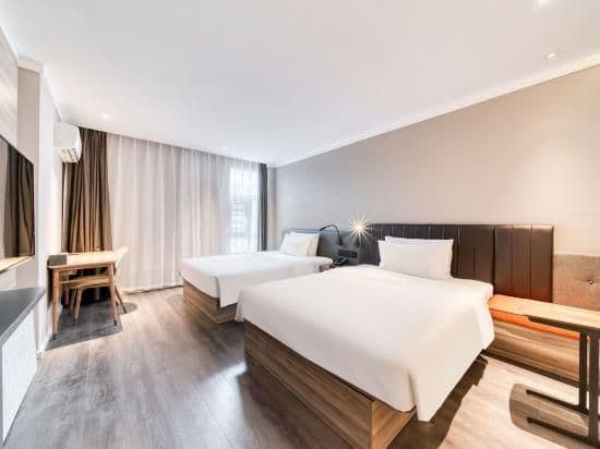 Superior 2-bed Room