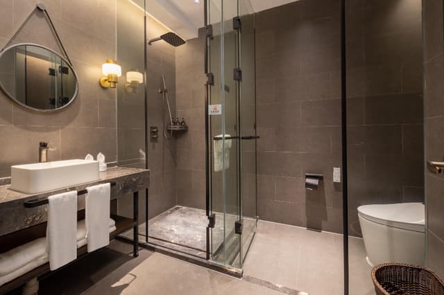 Comfort Queen Room