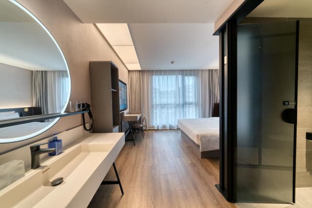 Huazhu - Superior BedRoom