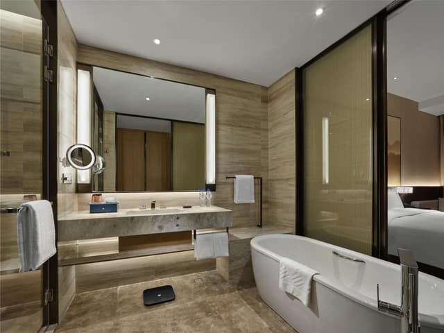KING DLX HIGH FLOOR