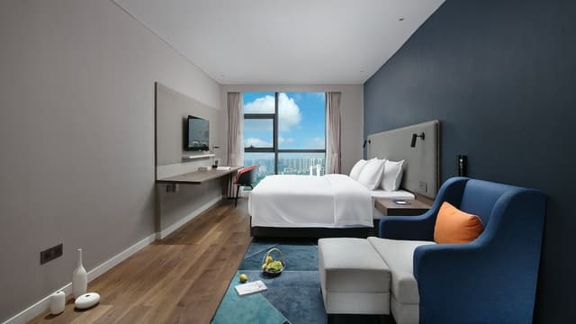 Suite, 1 King Bed (Living Area)