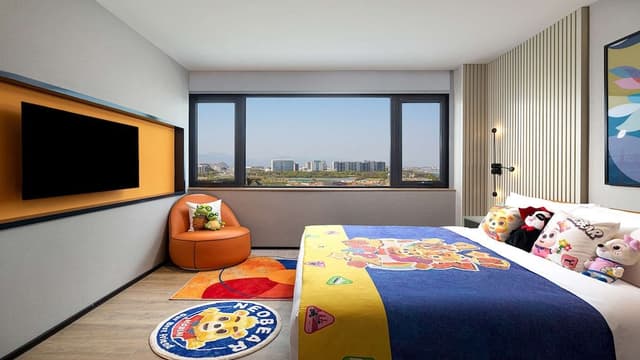 Suite, River View