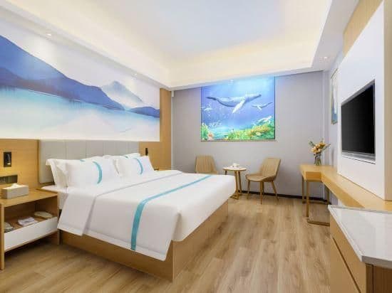 Feature Queen Room