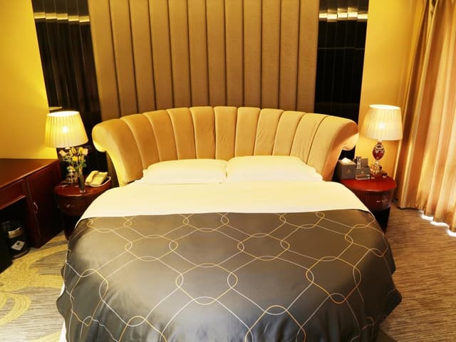 Deluxe Suite