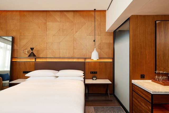 Traditional Room, 1 King Bed