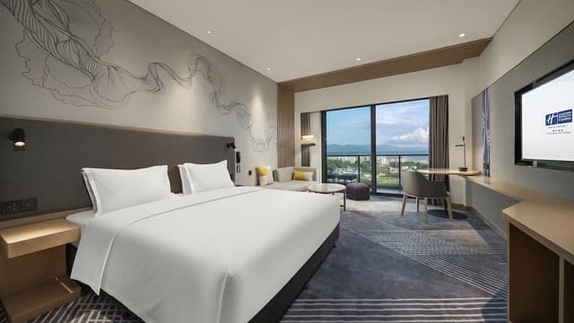 Standard Room, 1 King Bed, Balcony