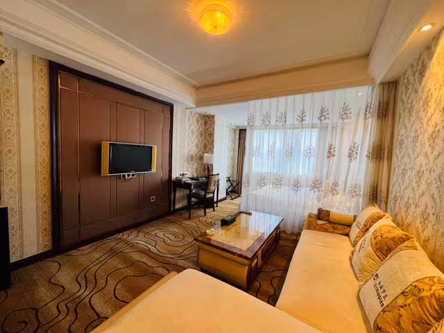 Business Suite Room