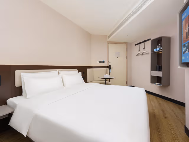 Huazhu - Superior BedRoom
