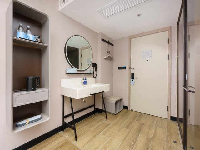 Huazhu - Superior BedRoom