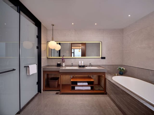 KING DELUXE SUITE