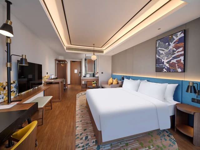 KING GUEST ROOM