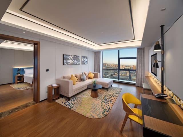 KING DELUXE SUITE