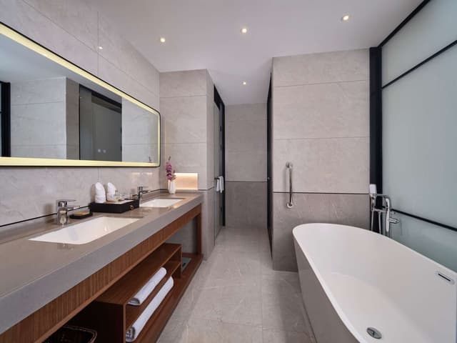 KING DELUXE ROOM