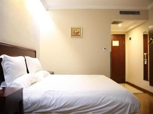 Business Queen Room