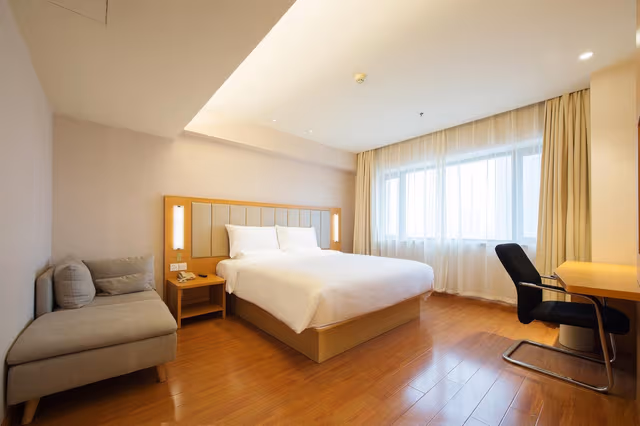Zero Pressure Superior Queen Room
