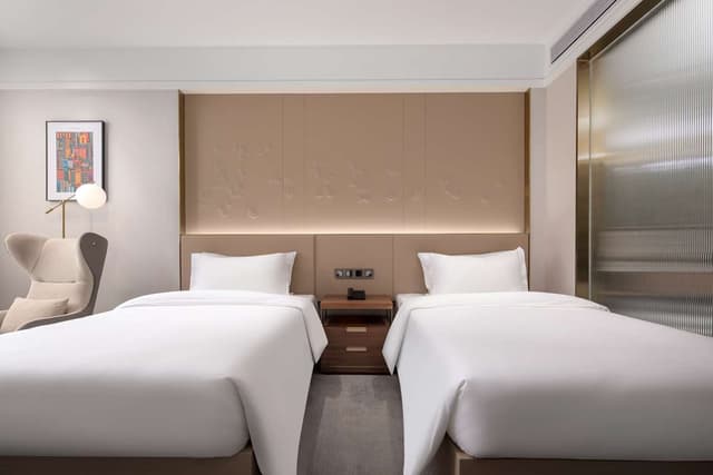 TWIN DELUXE ROOM