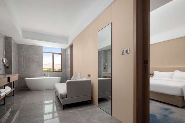 TWIN DELUXE ROOM