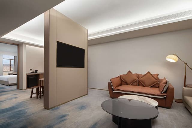 KING DELUXE SUITE