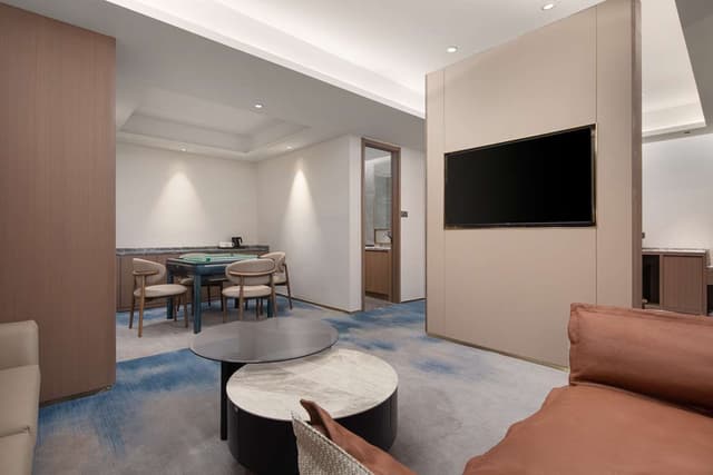 KING DELUXE SUITE