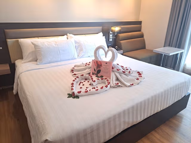 Deluxe Room, 1 King Bed