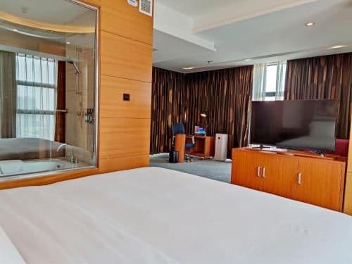 1 King Suite