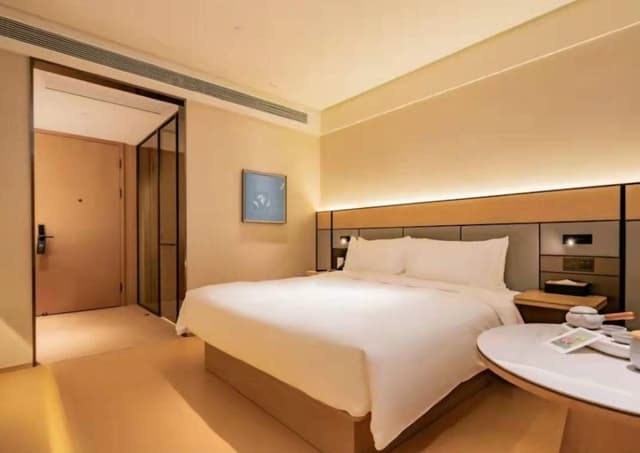 Huazhu - Destress Superior Bed Room
