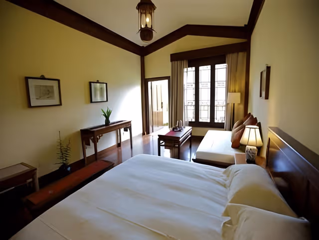 Deluxe King Bed Room