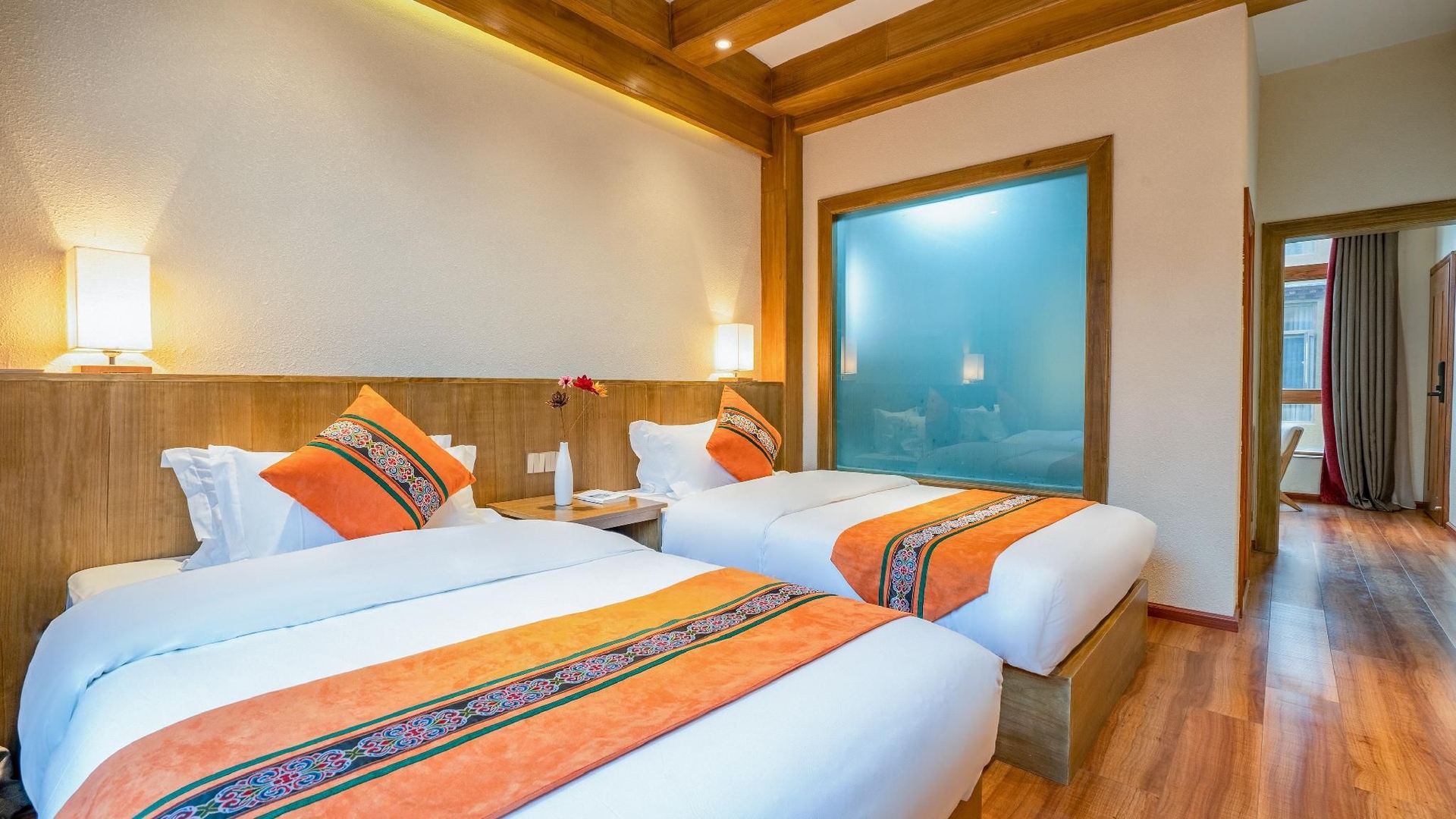 ฟลอรัล แชงกรีลา เมืองโบราณตู่เค่อจง หลางคังต้า บีแอนด์บี (Floral Shangri-La Dukezong Ancient Town langkangda B & B)1