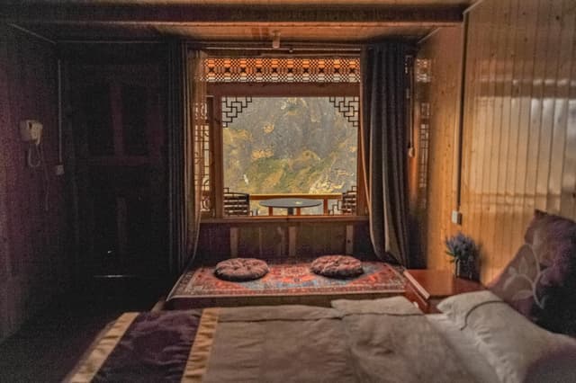 Mountain View King Bed