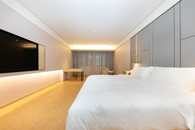Huazhu - Superior T Bed Room