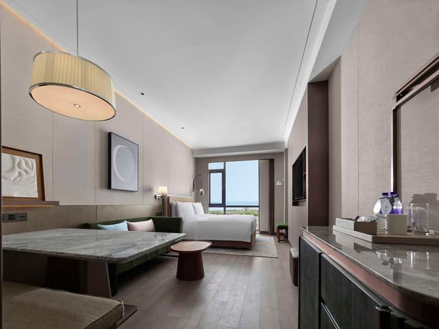KING GUEST ROOM SEA VIEW